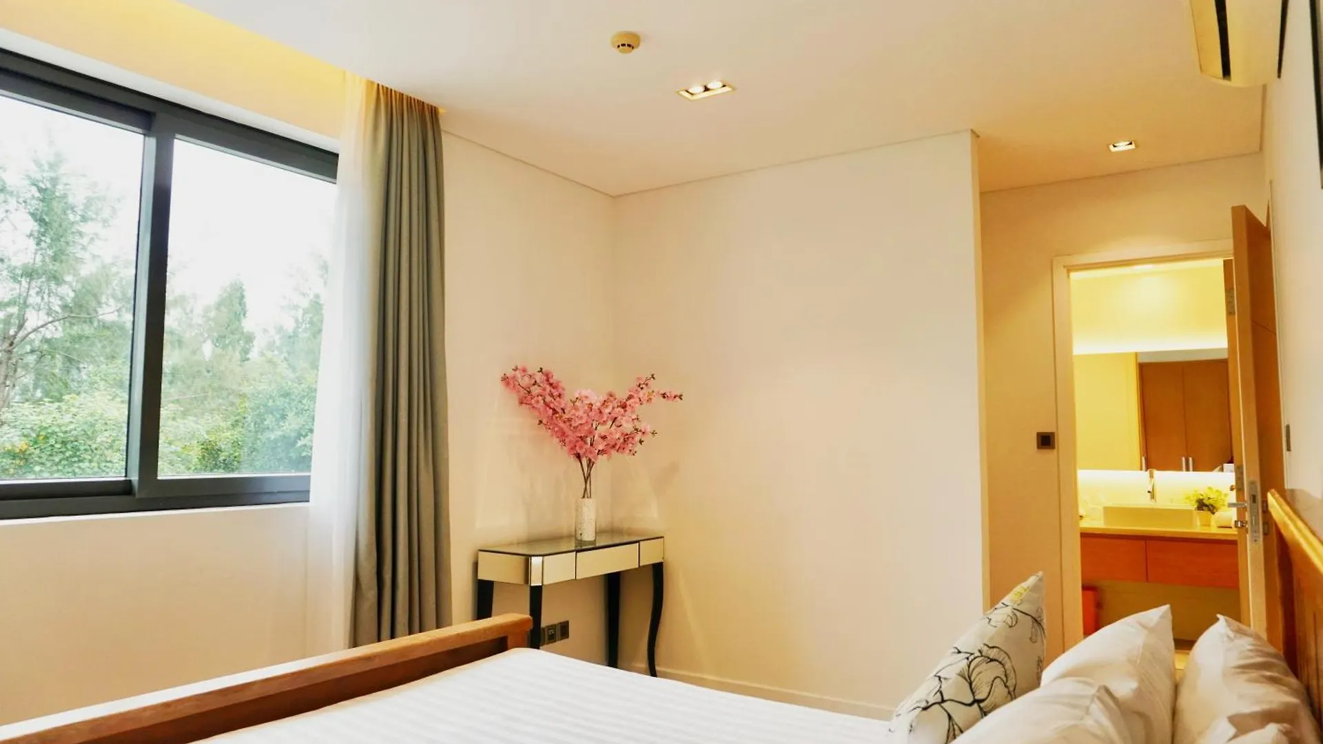 Villa And Apartment In Ocean Resort Da Nang By Jt Group