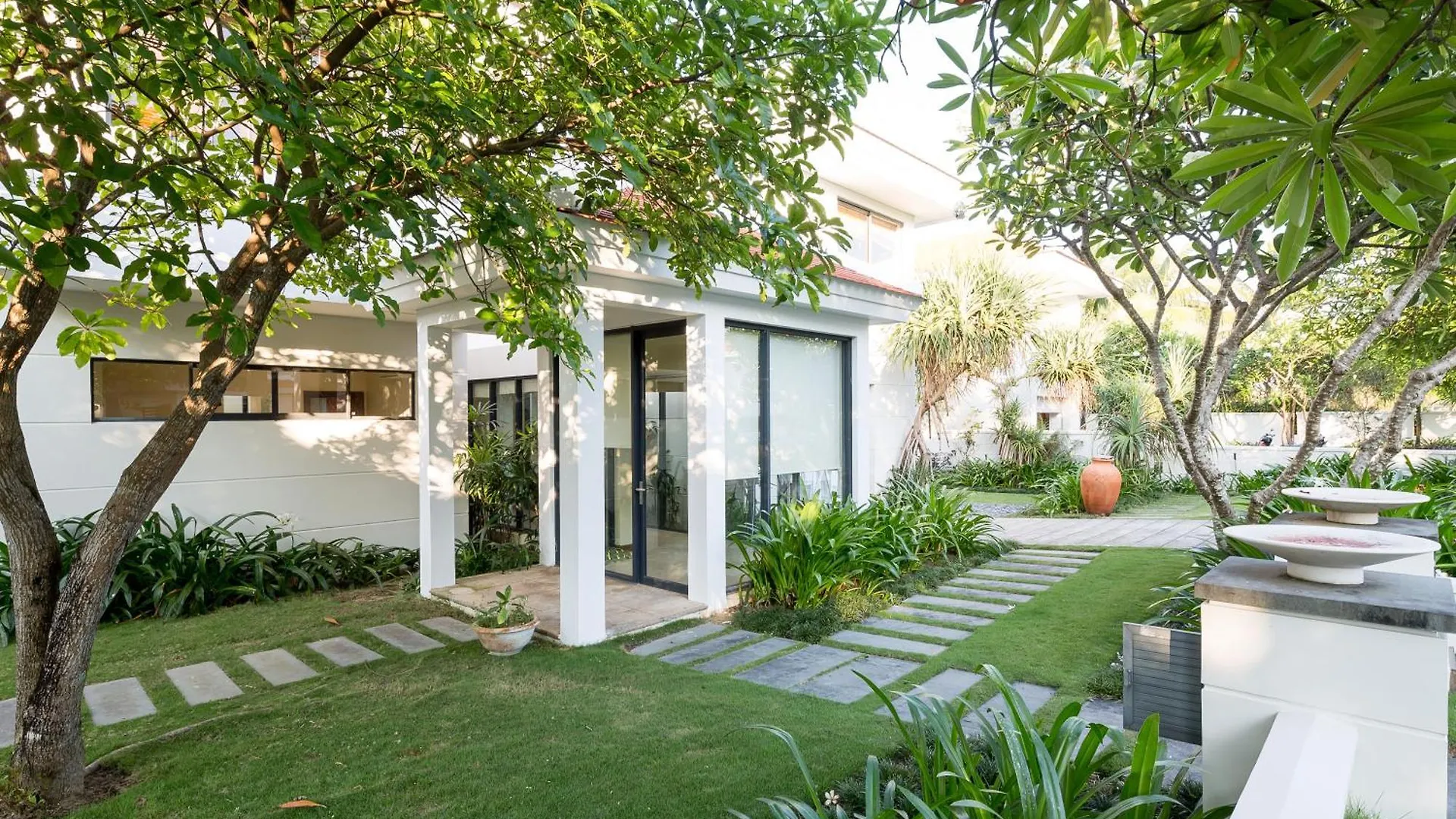 Villa And Apartment In Ocean Resort Da Nang By Jt Group