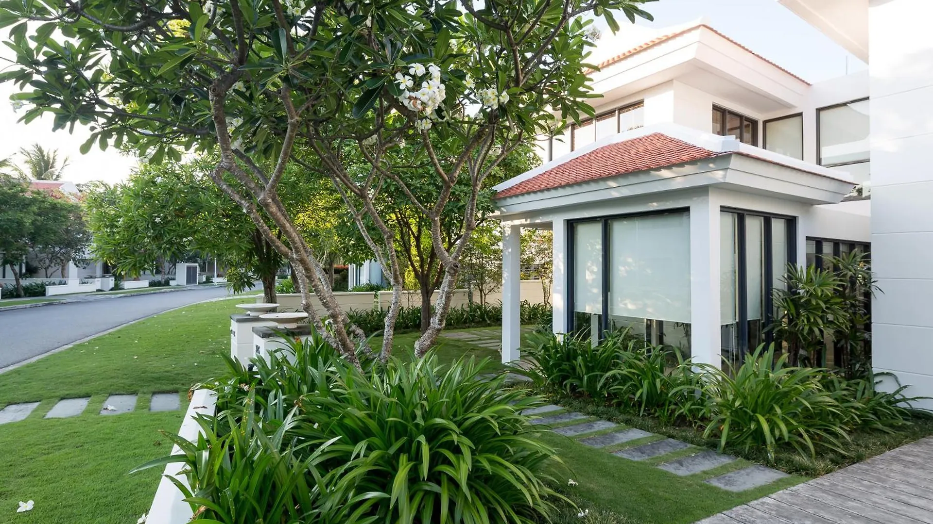 Villa And Apartment In Ocean Resort Da Nang By Jt Group