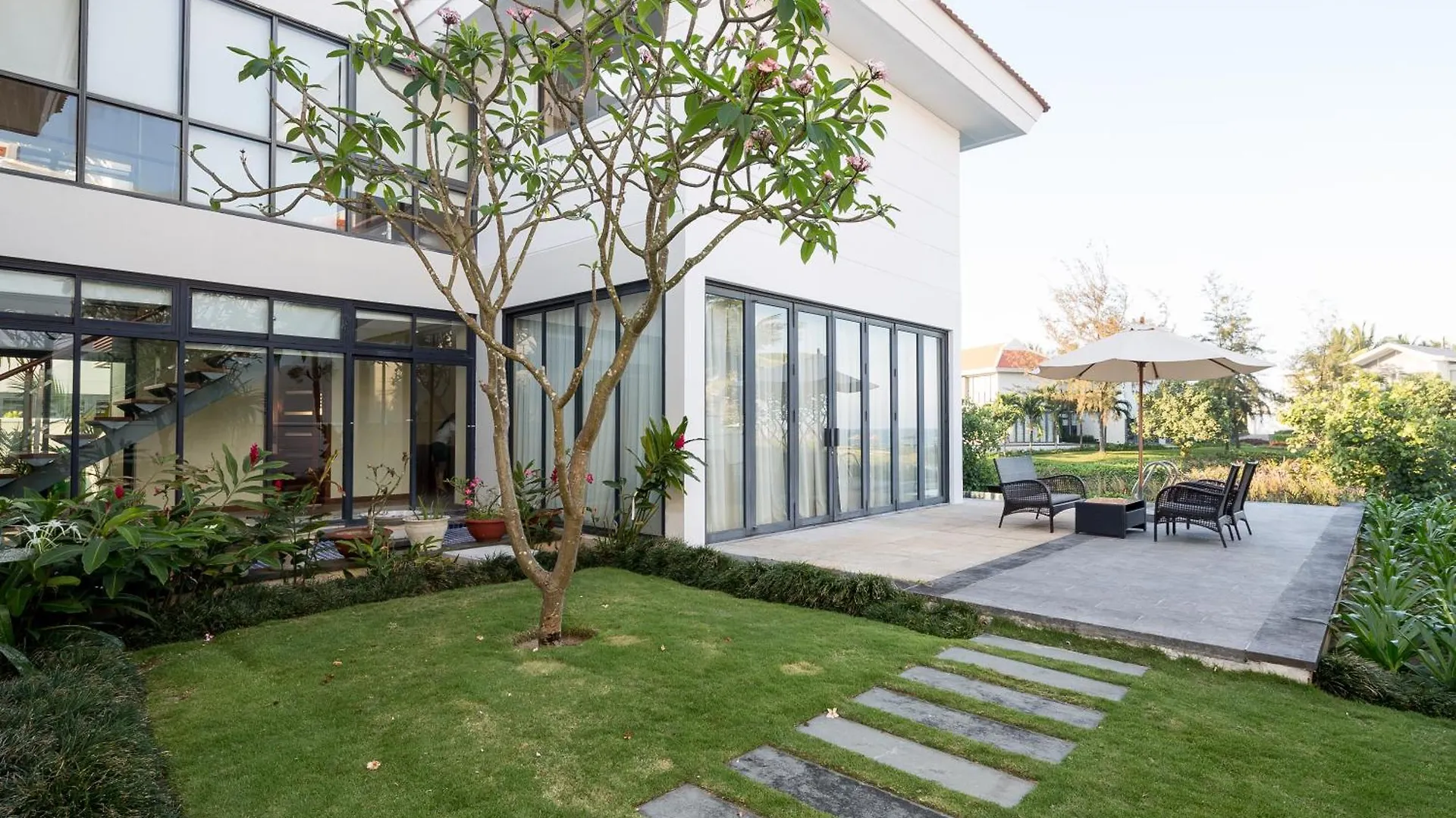 Villa And Apartment In Ocean Resort Da Nang By Jt Group