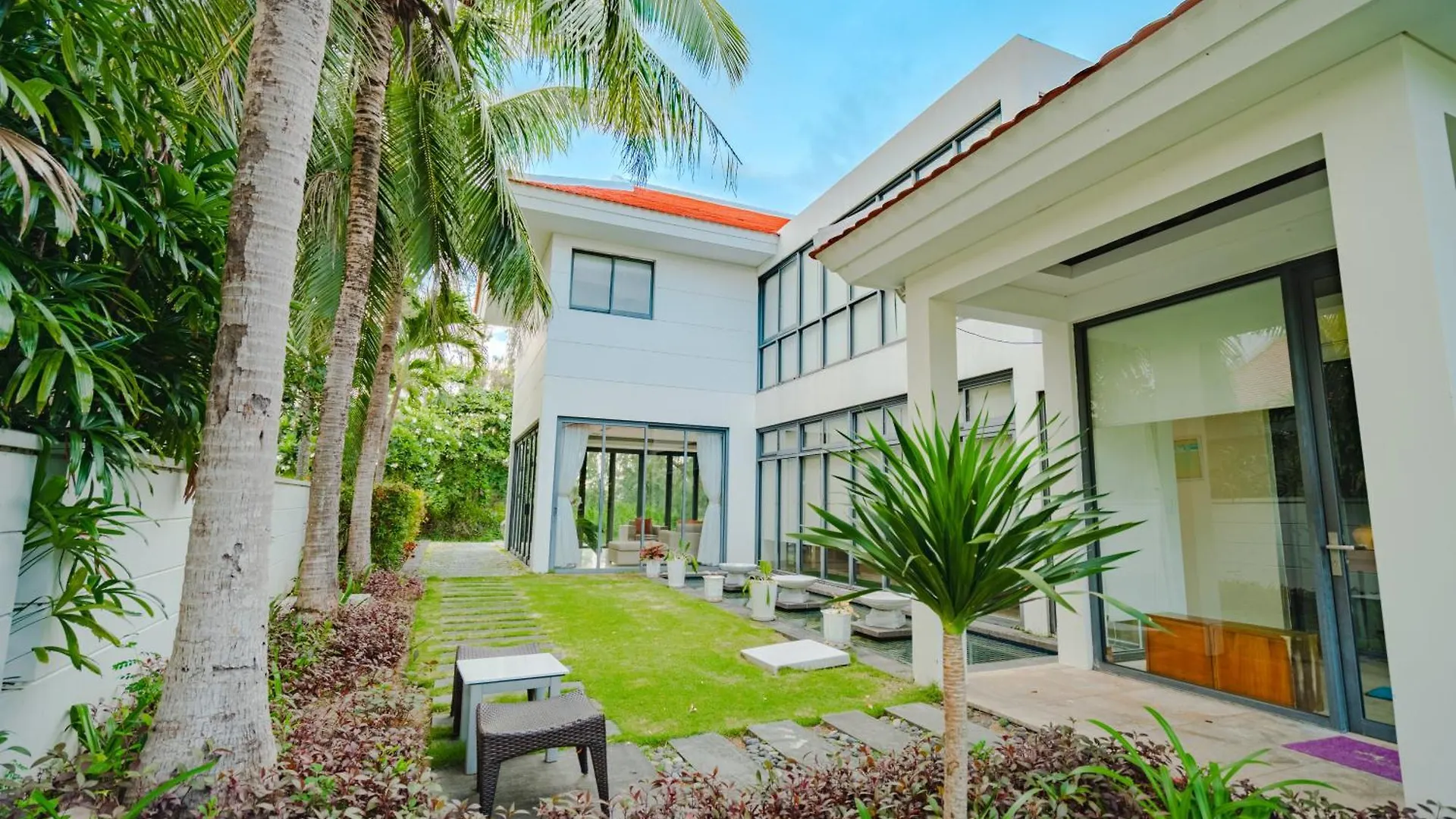 Villa And Apartment In Ocean Resort Da Nang By Jt Group